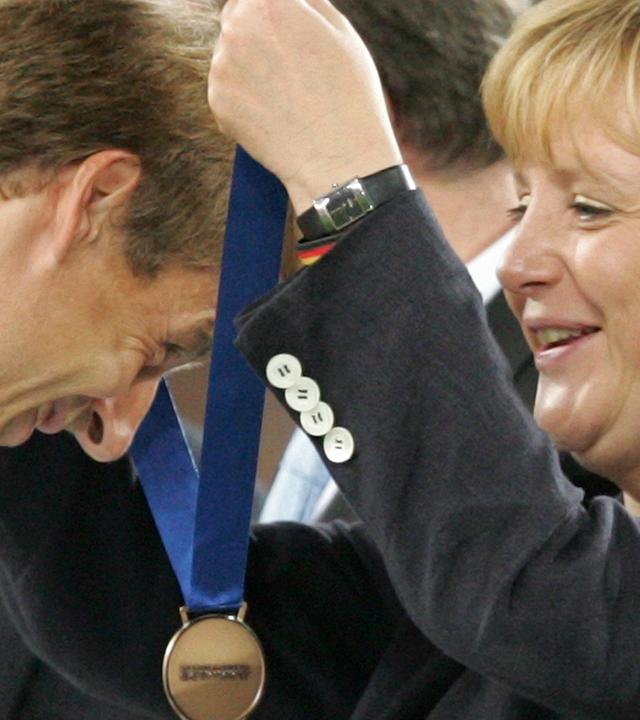 Jürgen Klinsmann und Angela Merkel (Archivfoto)