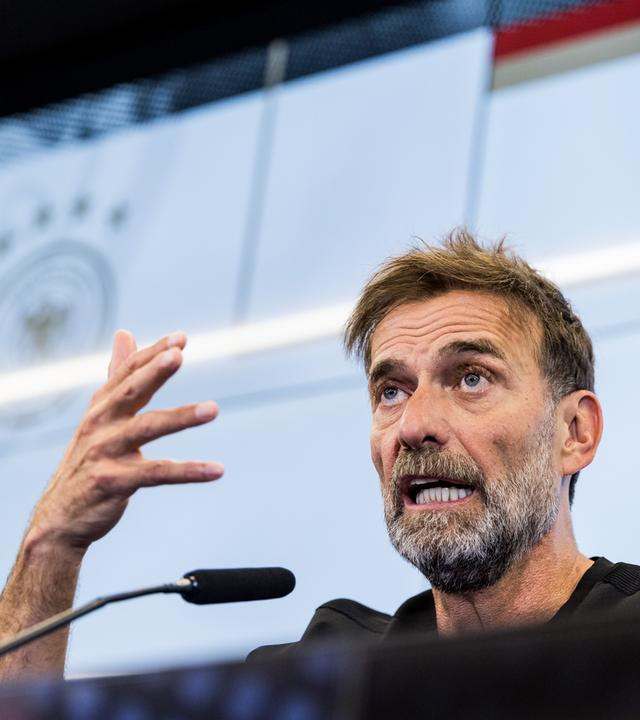 Jürgen Klopp bei der Pressekonferenz als neuer Bundestrainer.