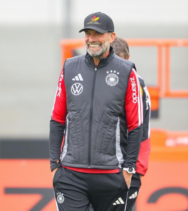 Bundestrainer Jürgen Klopp beim Abschlusstraining  der Deutschen Nationalmannschaft in vor dem Nations-League-Spiel gegen Griechenland.