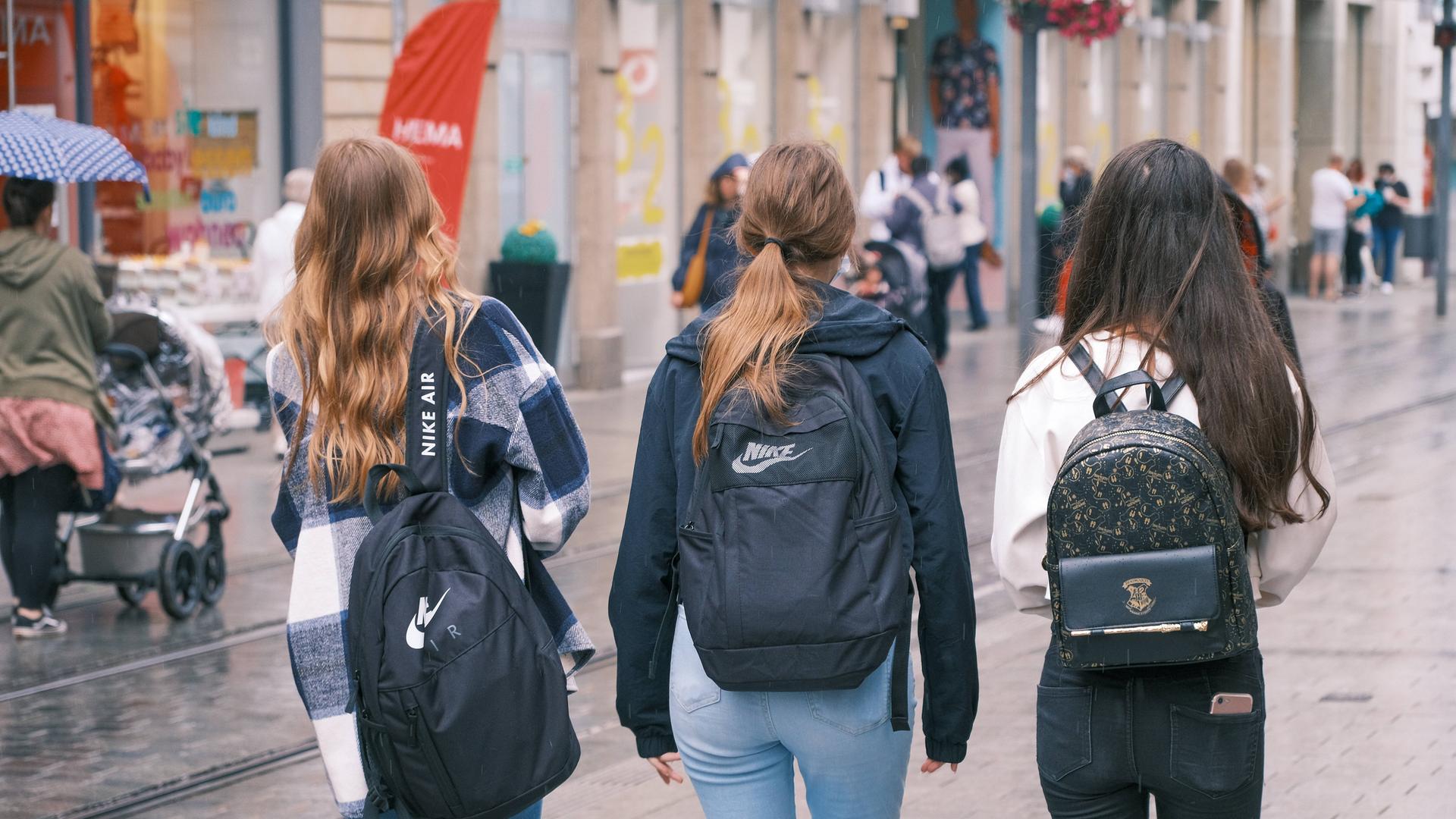 Büchel keine Maskenpflicht mehr Einkaufsstrasse 