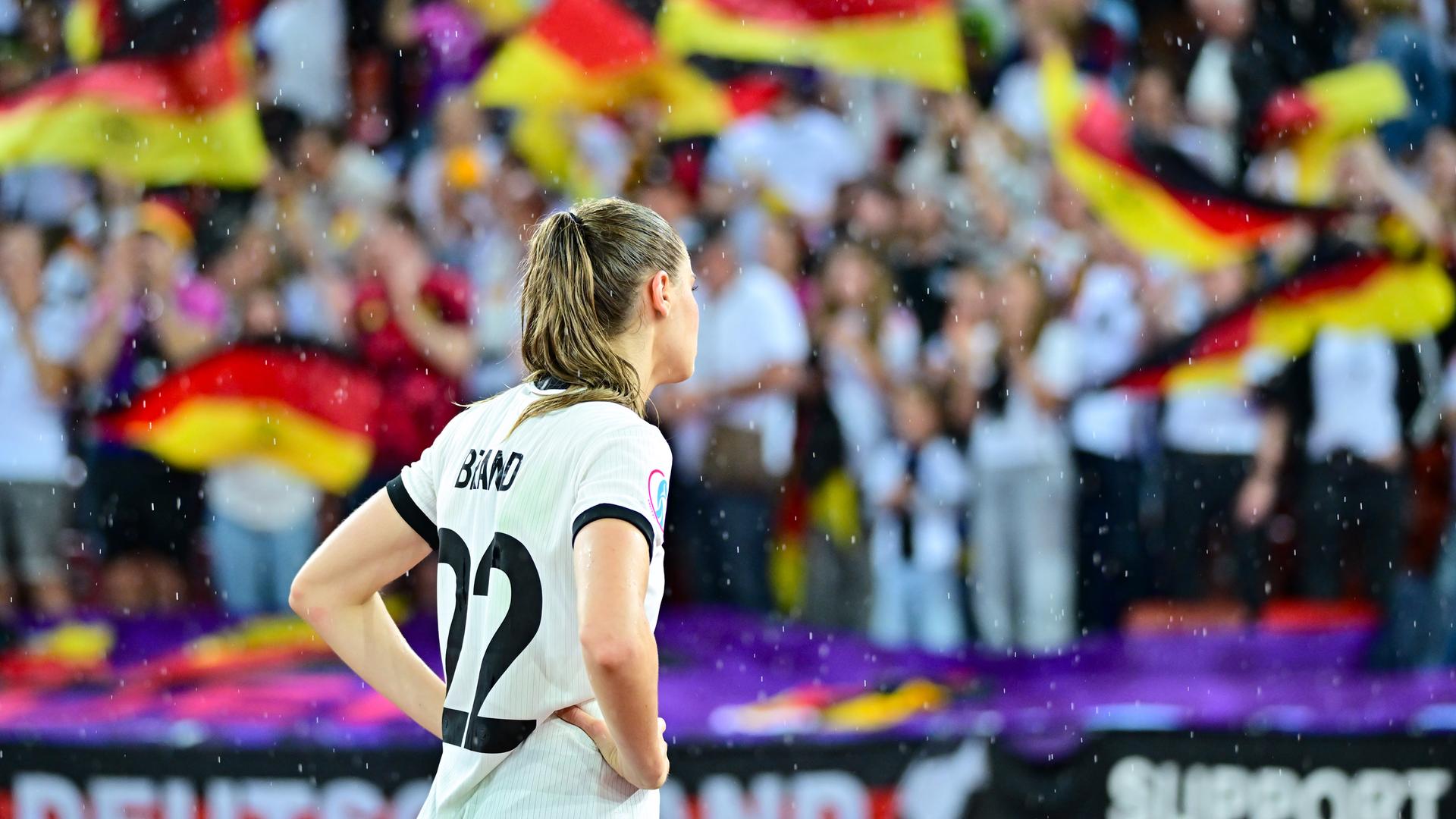 Deutschlands Jule Brand reagiert nach dem Spiel.