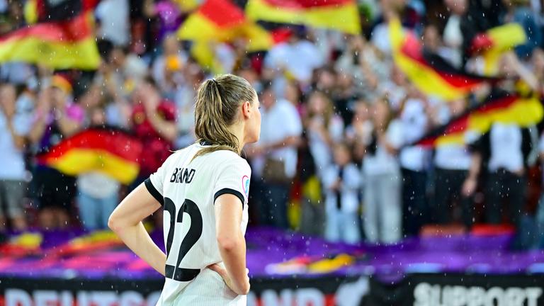 Deutschlands Jule Brand reagiert nach dem Spiel.