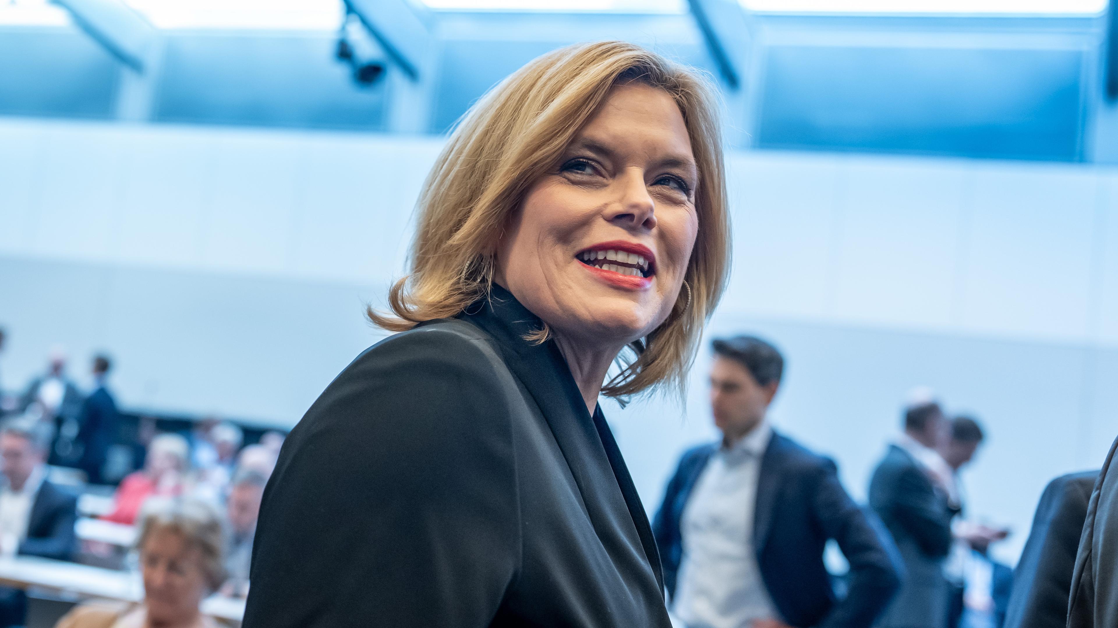 CDU-Vizevorsitzende Julia Klöckner beim Beginn der Fraktionssitzung der Union im Bundestag