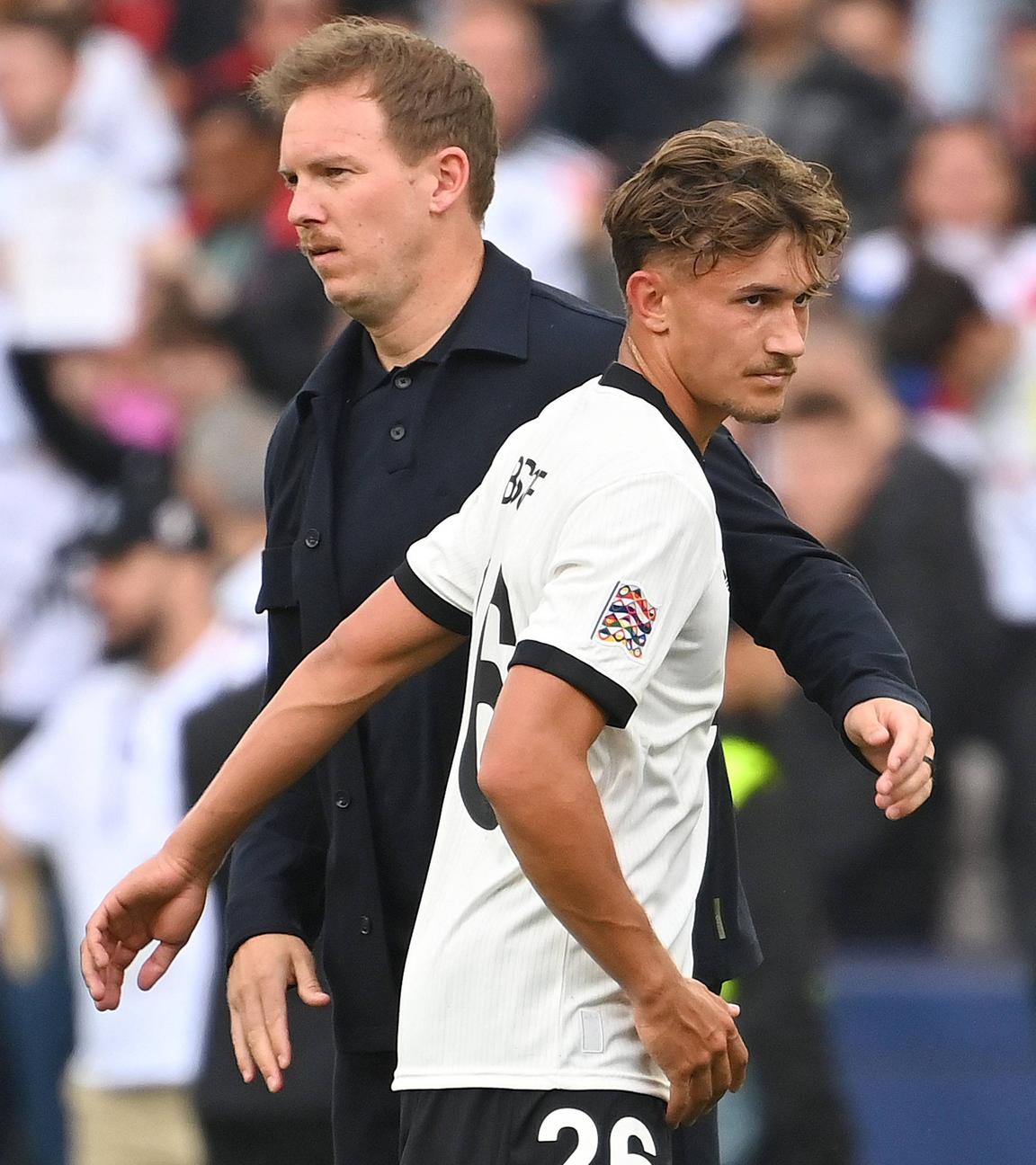 Bundestrainer Julian Nagelsmann und Tom Bischof nach der Niederlage gegen Frankreich am 08.06.2025.