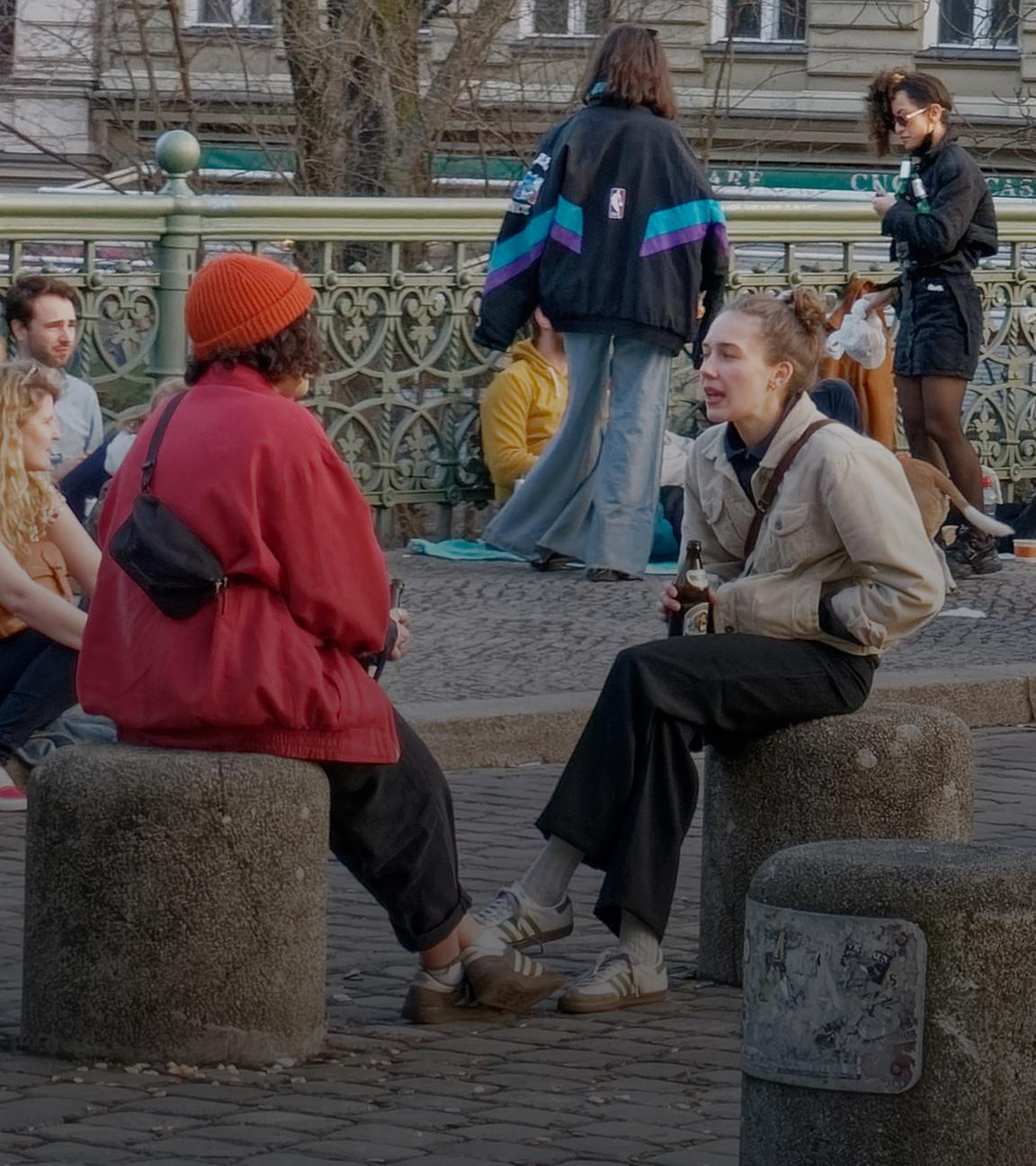 Archiv: Junge Menschen in Berlin am 24.02.2021 