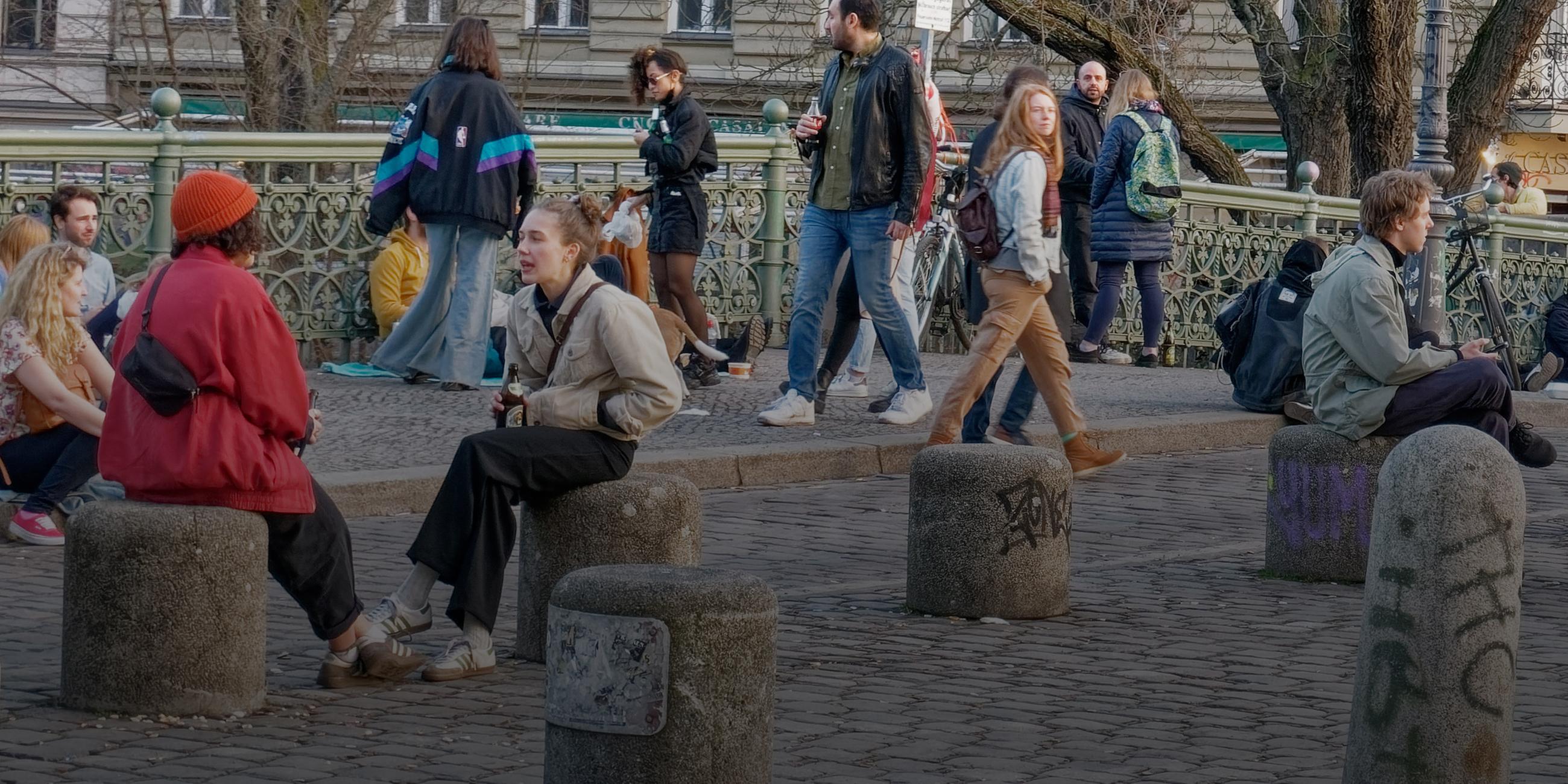 Archiv: Junge Menschen in Berlin am 24.02.2021 