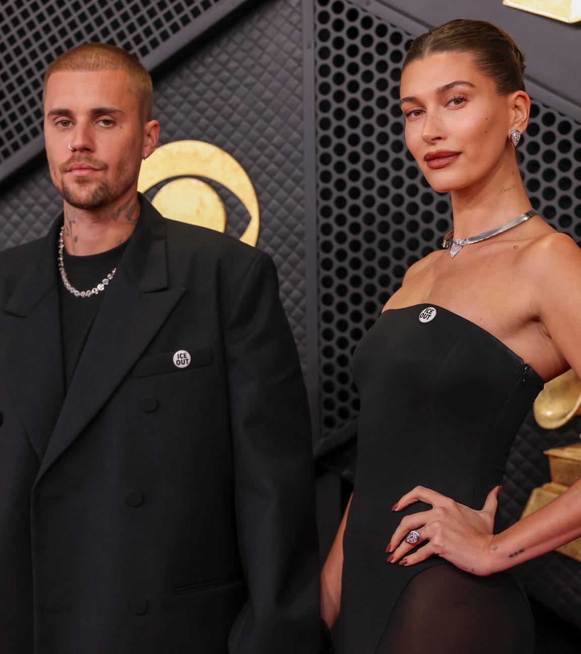Der kanadische Sänger Justin Bieber (links) und das US-amerikanische Model und Society-Girl Hailey Bieber auf dem roten Teppich der 68. jährlichen Grammy-Verleihung in der Crypto.com Arena in Los Angeles, Kalifornien, USA, am 01.02.2026.