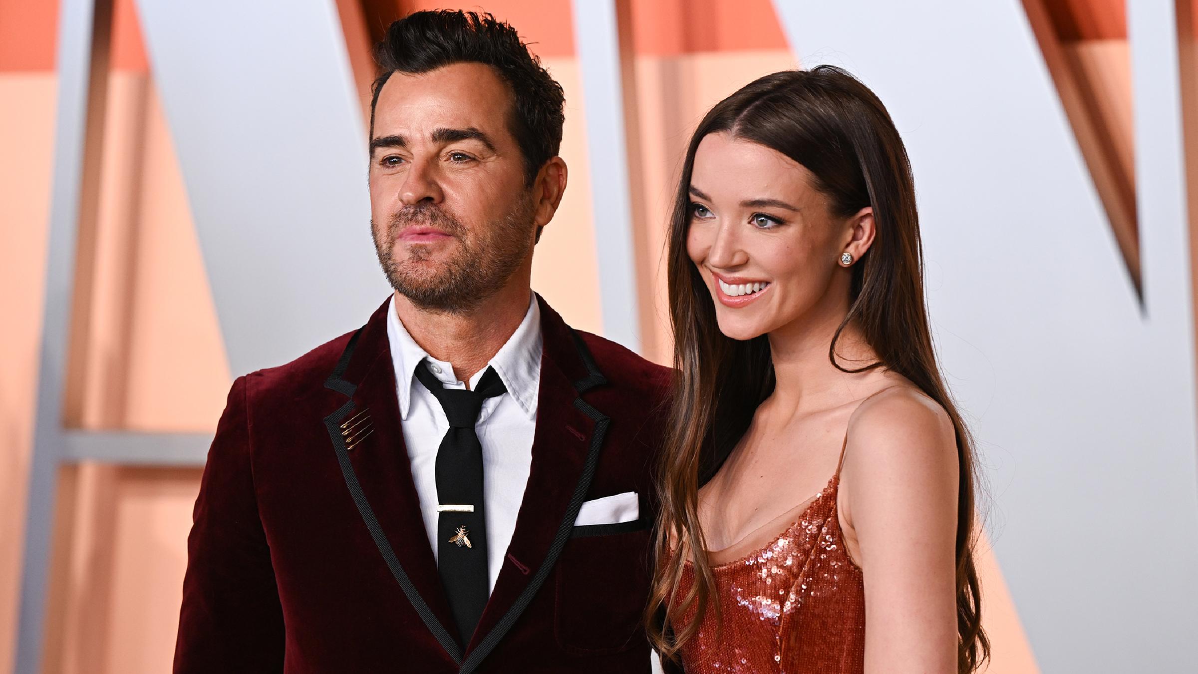 Justin Theroux hat Nicole Brydon Bloom geheiratet. Laut US-Medien fand die Trauung am Strand von Tulum statt. Der Schauspieler war in erster Ehe mit Jennifer Aniston verheiratet. (17.03.2025)