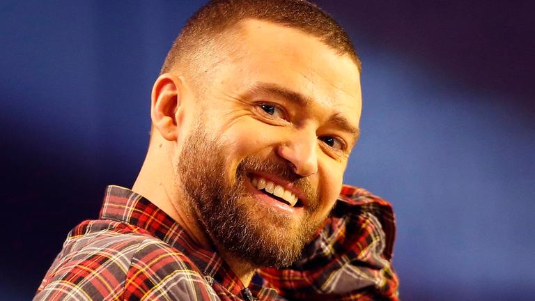 Der US-Sänger Justin Timberlake lächelt auf einer Pressekonferenz vor dem 52. Super Bowl.