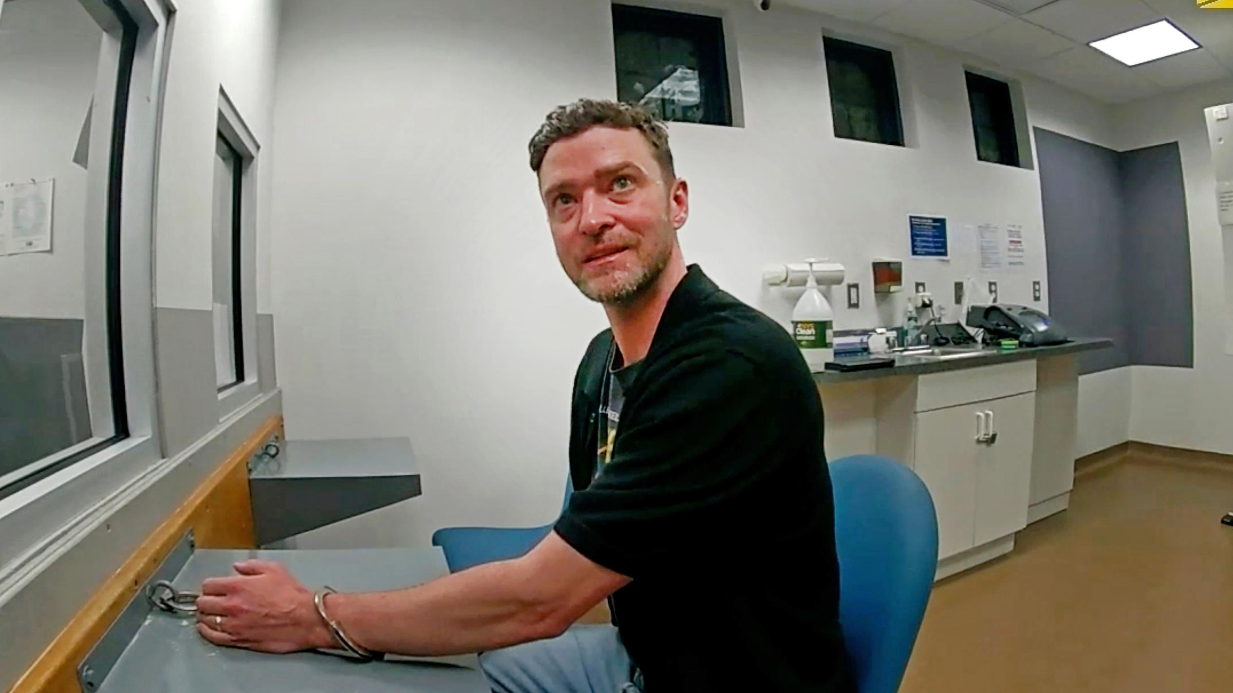 Dieses Standbild einer Körperkamera der Polizei von Sag Harbor zeigt Justin Timberlake nach seiner Festnahme durch die Polizei in Sag Harbor, New York, am 18. Juni 2024