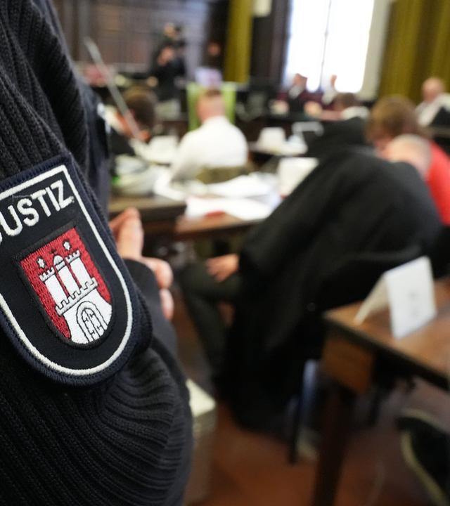 Hamburger Stadtwappen auf Justiz-Uniform