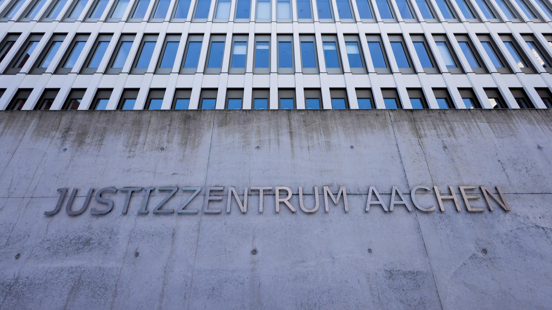 Nordrhein-Westfalen, Aachen: Blick auf das Landgericht im Justizzentrum Aachen.