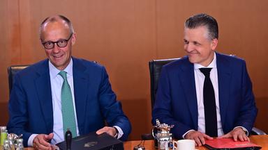 Kanzleramtschef Thorsten Frei soll neuer Fraktionsvorsitzender werden. Nutzt Bundeskanzler Merz den Rücktritt von Jens Spahn auch als Gelegenheit, um dass Kabinett umzubauen? Kanzleramtschef Thorsten Frei soll neuer Fraktionsvorsitzender werden. Nutzt Bundeskanzler Merz den Rücktritt von Jens Spahn auch als Gelegenheit, um dass Kabinett umzubauen? 