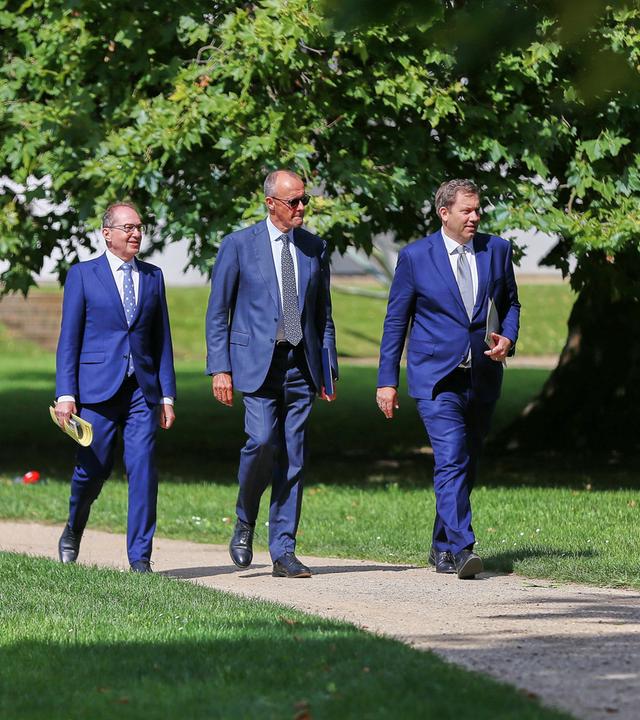 Bundesminister des Innern Alexander Dobrindt (CSU), Bundeskanzler Friedrich Merz (CDU) und Bundesminister der Finanzen Lars Klingbeil (SPD)