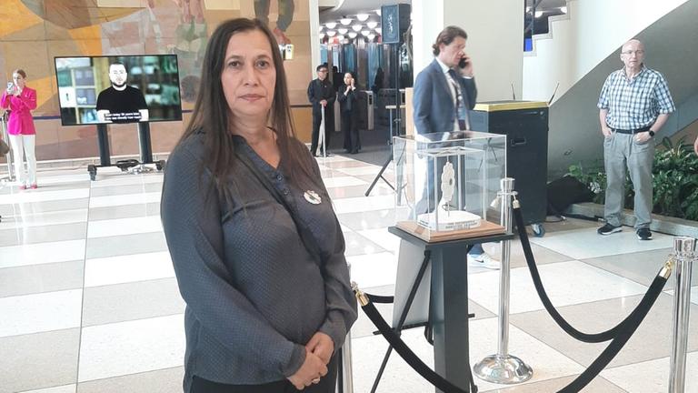 Kadefa Rizvanović, eine Überlebende des Völkermords von Srebrenica.