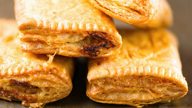 Käsegebäck mit Blätterteig