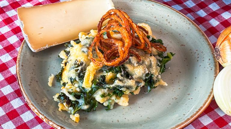 Käsespätzle mit Grünkohl und Taleggio-Käse
