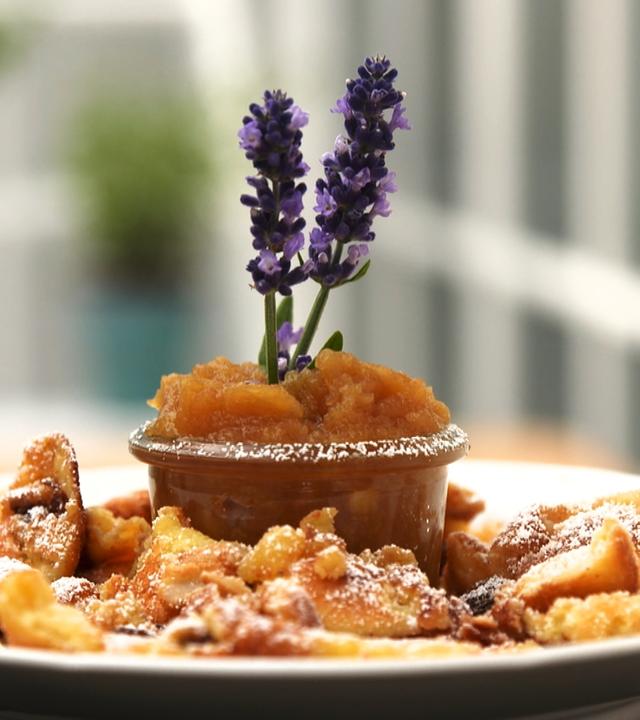 Kaiserschmarrn mit Blitz-Apfelkompott