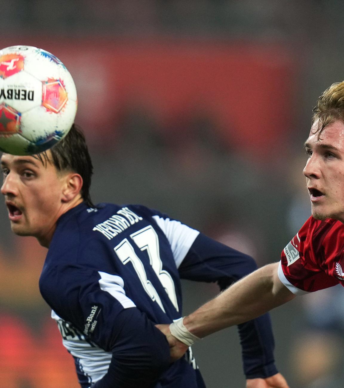  Mika Haas und Michal Karbownik in Kaiserslautern am 08.11.25