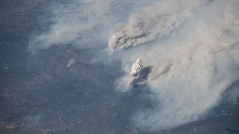 Waldbrände in Kalifornien aufgenommen aus dem Weltraum von der Internationalen Raumstation ISS am 3.8.2018