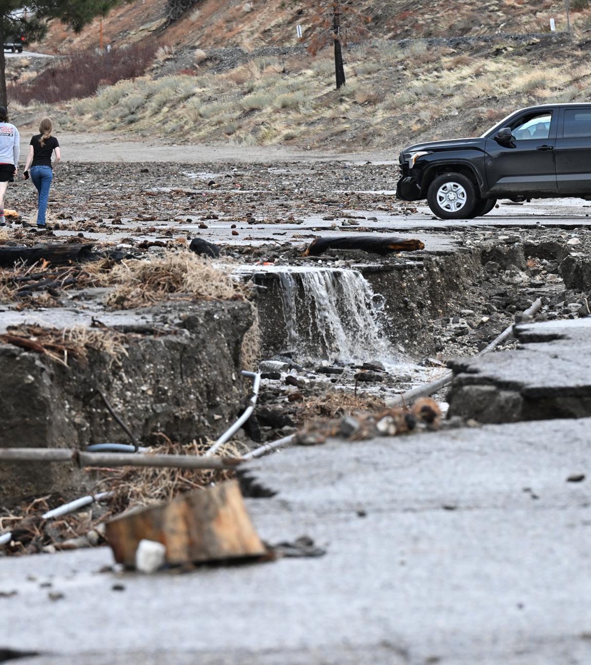 Man sieht die Zerstörung, die das Unwetter hinterlassen hat