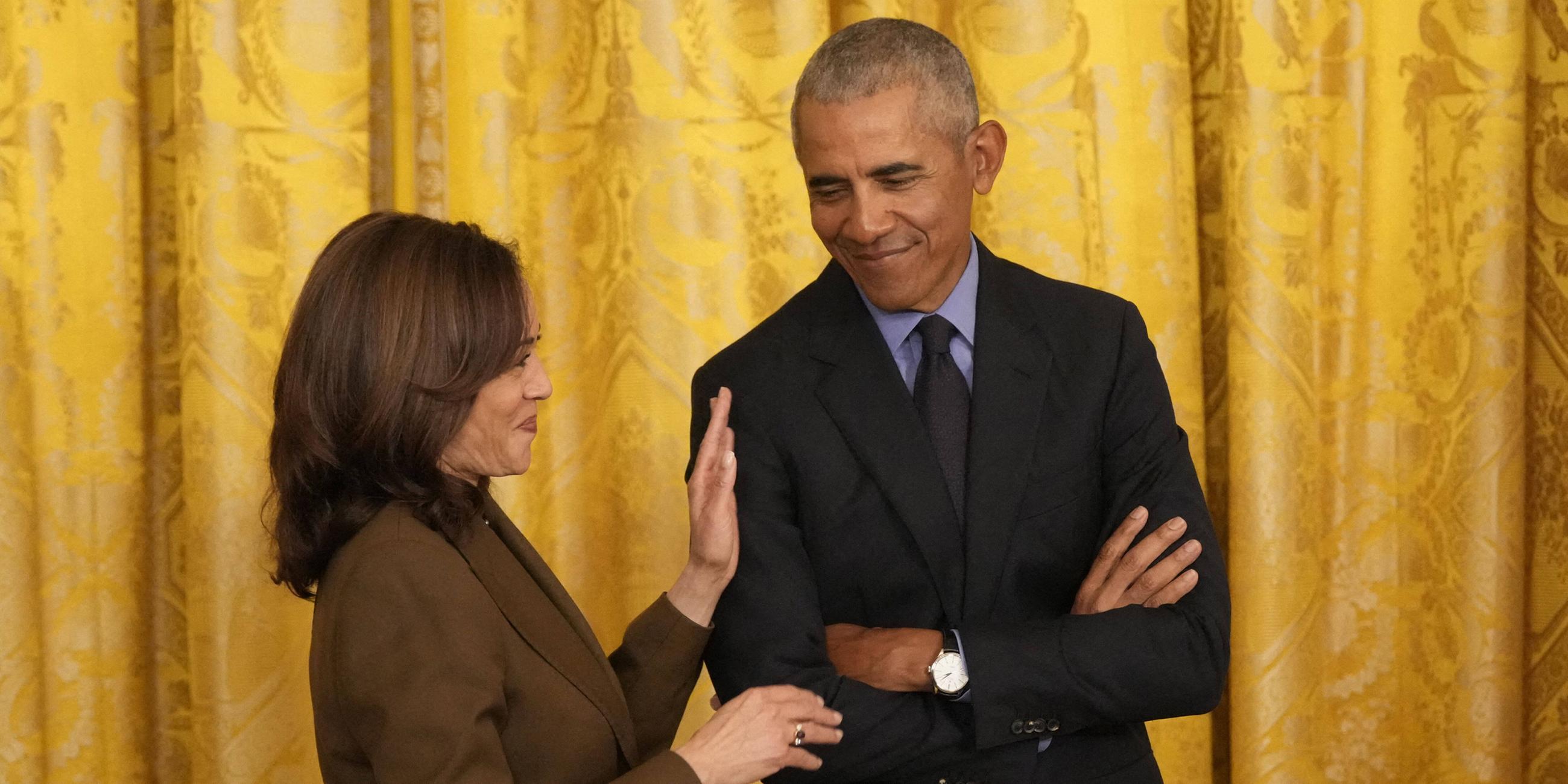 Archiv: Kamala Harris und Barack Obama am 05.04.2022.