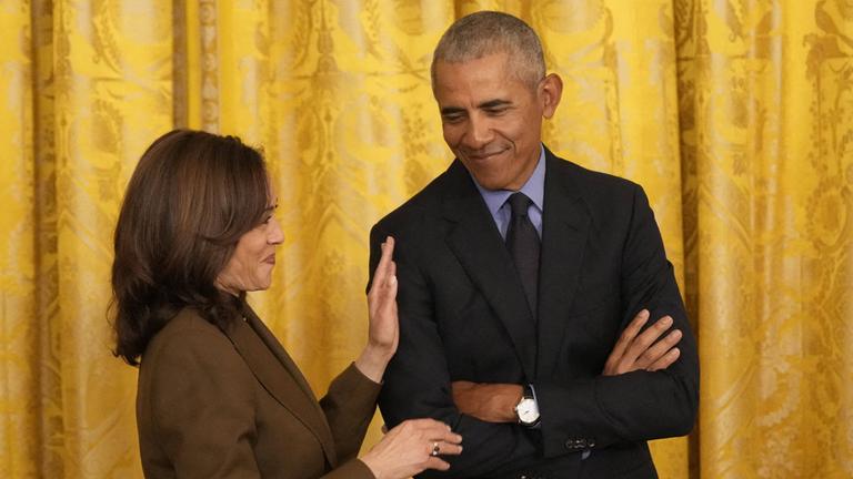 Archiv: Kamala Harris und Barack Obama am 05.04.2022.