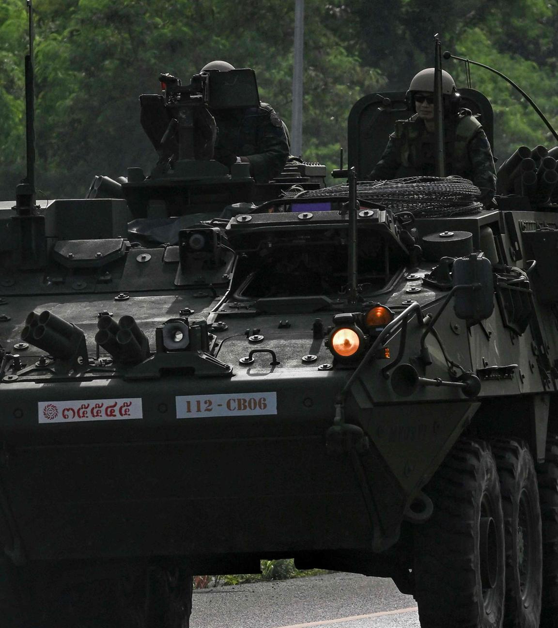 Soldaten der thailändischen Armee auf gepanzerten Fahrzeugen in der Provinz Chachoengsao – am 24. Juli 2025, nach einem schweren Grenzkonflikt mit Kambodscha.