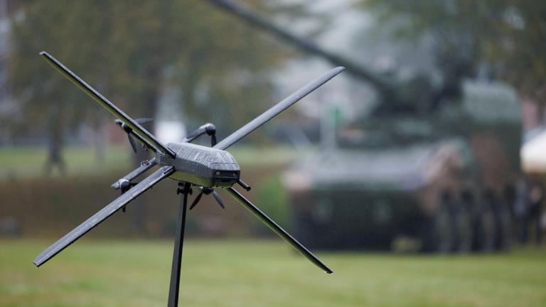 Die Bundeswehr soll zukünftig mit sogenannten Kamikaze-Drohnen ausgestattet werden.