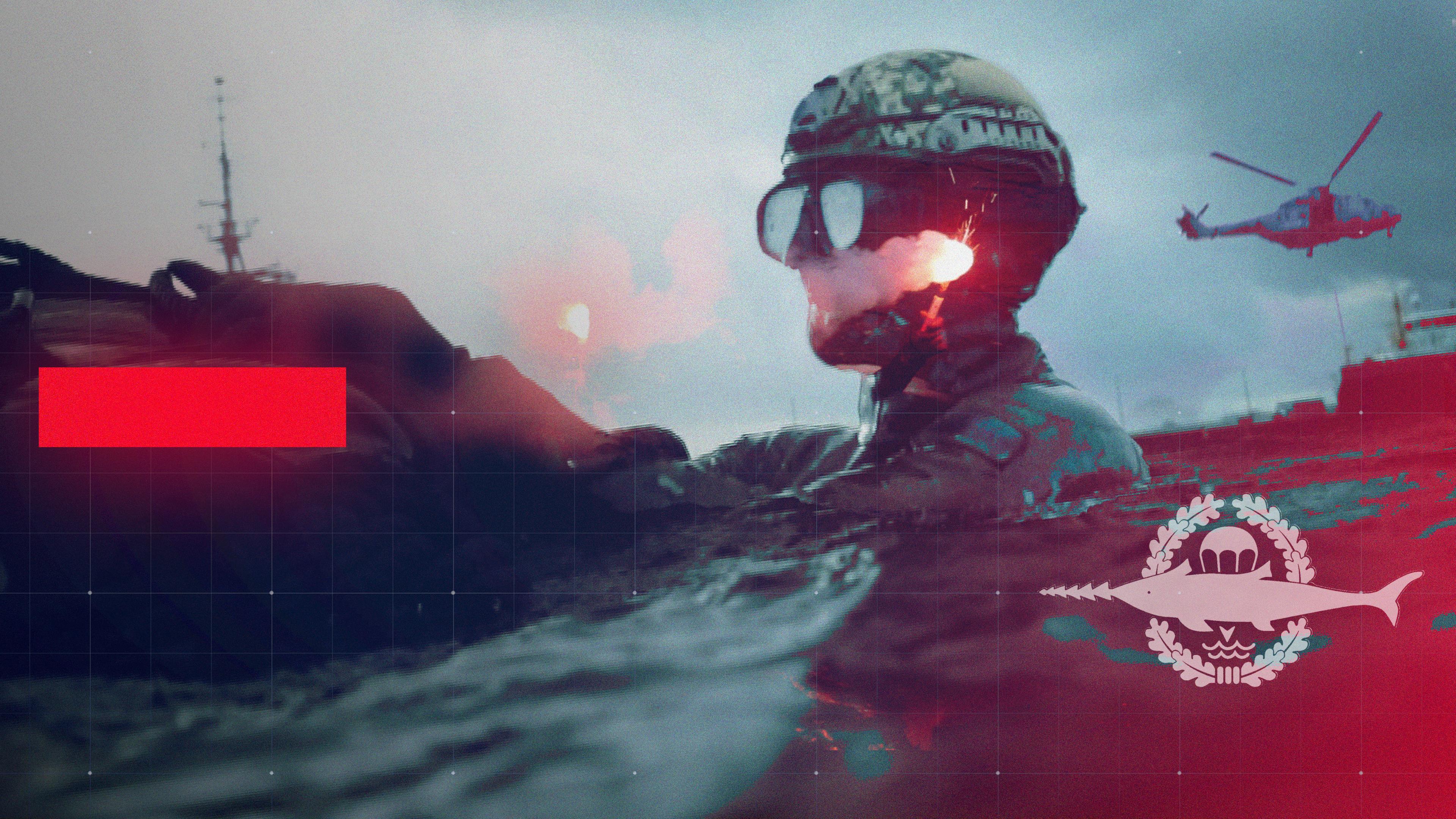Ein Kampfschwimmer der Bundeswehr, der dem Kommando Spezialkräfte der Marine (KSM) angehört, bei einer Einsatz-Übung in der Ostsee, im Hintergrund ein Bundeswehr-Hubschrauber