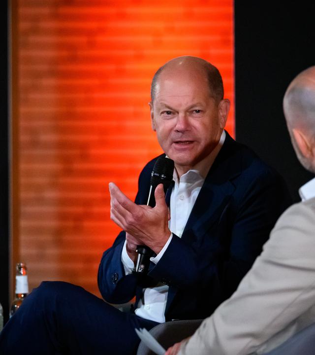 Kanzler Scholz bei einer Veranstaltung der "Zeit" in Hamburg