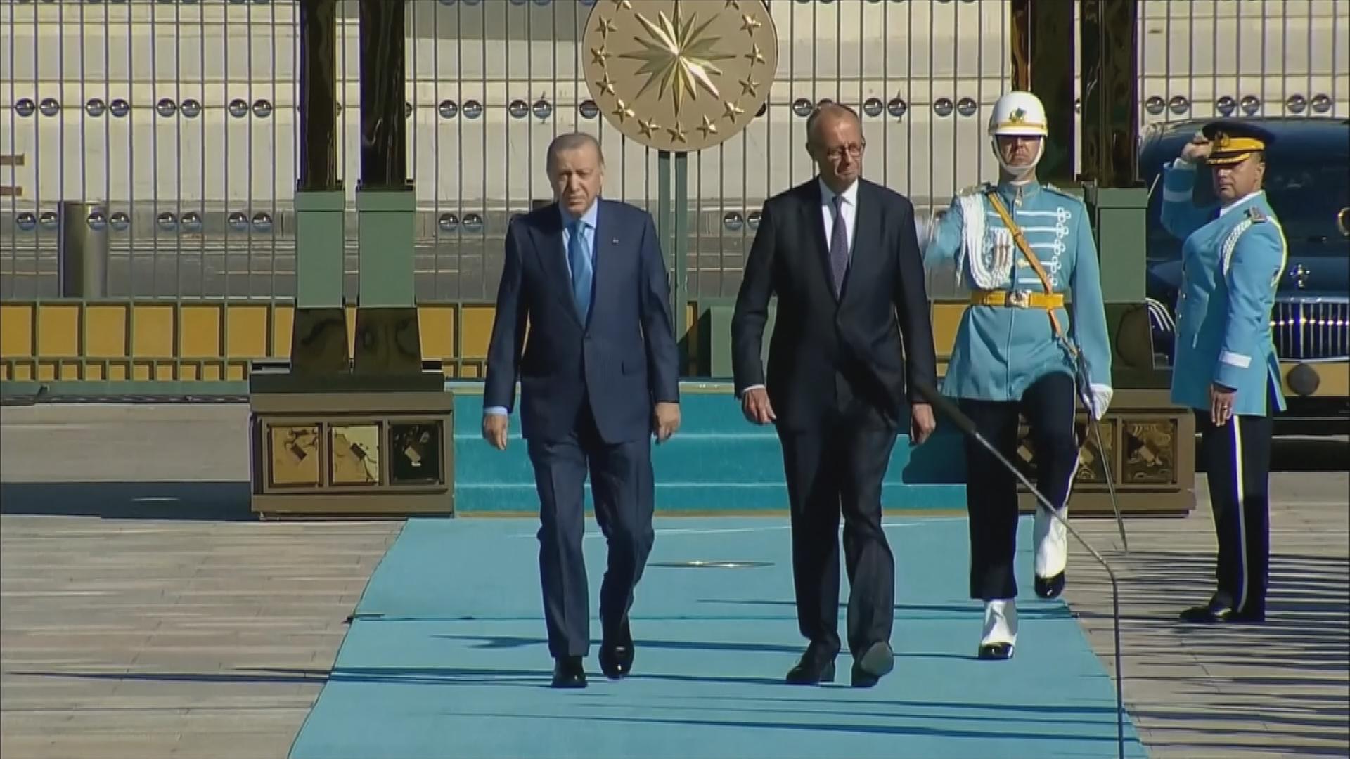 Bundeskanzler Friedrich Merz und Präsident Erdogan.