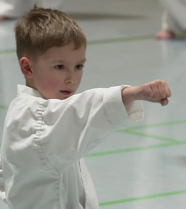 Karate verbindet: In Schiffweiler trainieren Kinder mit und ohne Behinderung als Team. 