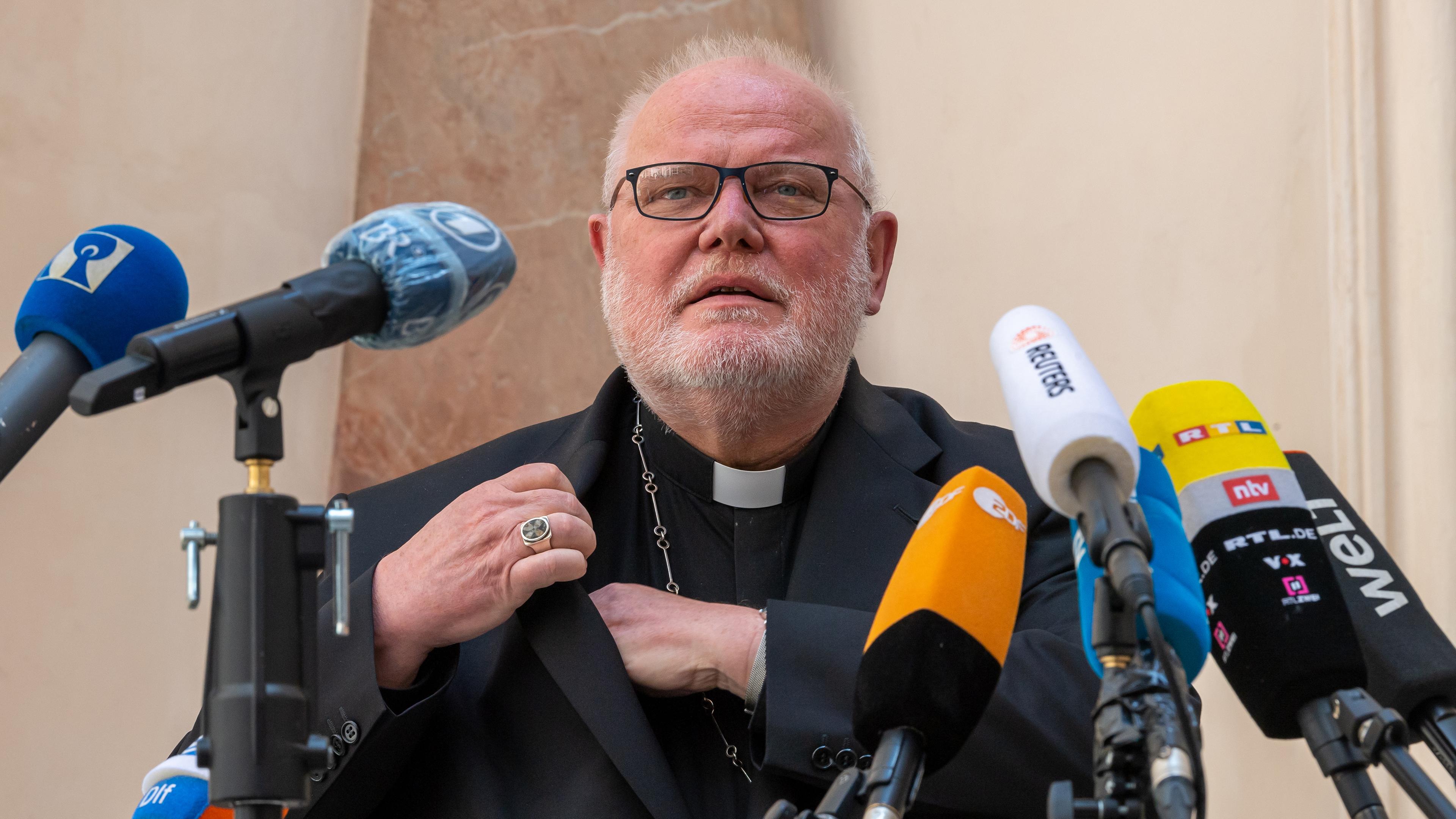 Kardinal Reinhard Marx während eines Statements vor der Presse; München; 04.06.2021