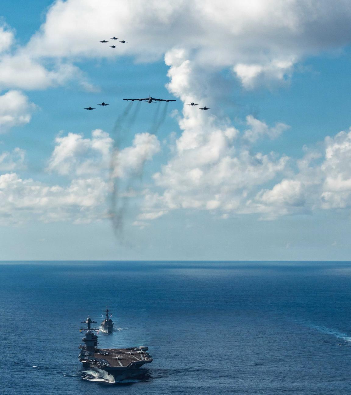 US-Streitkräfte wie die Gerald R. Ford Carrier Strike Group werden zur Unterstützung der Mission des US Southern Command eingesetzt.