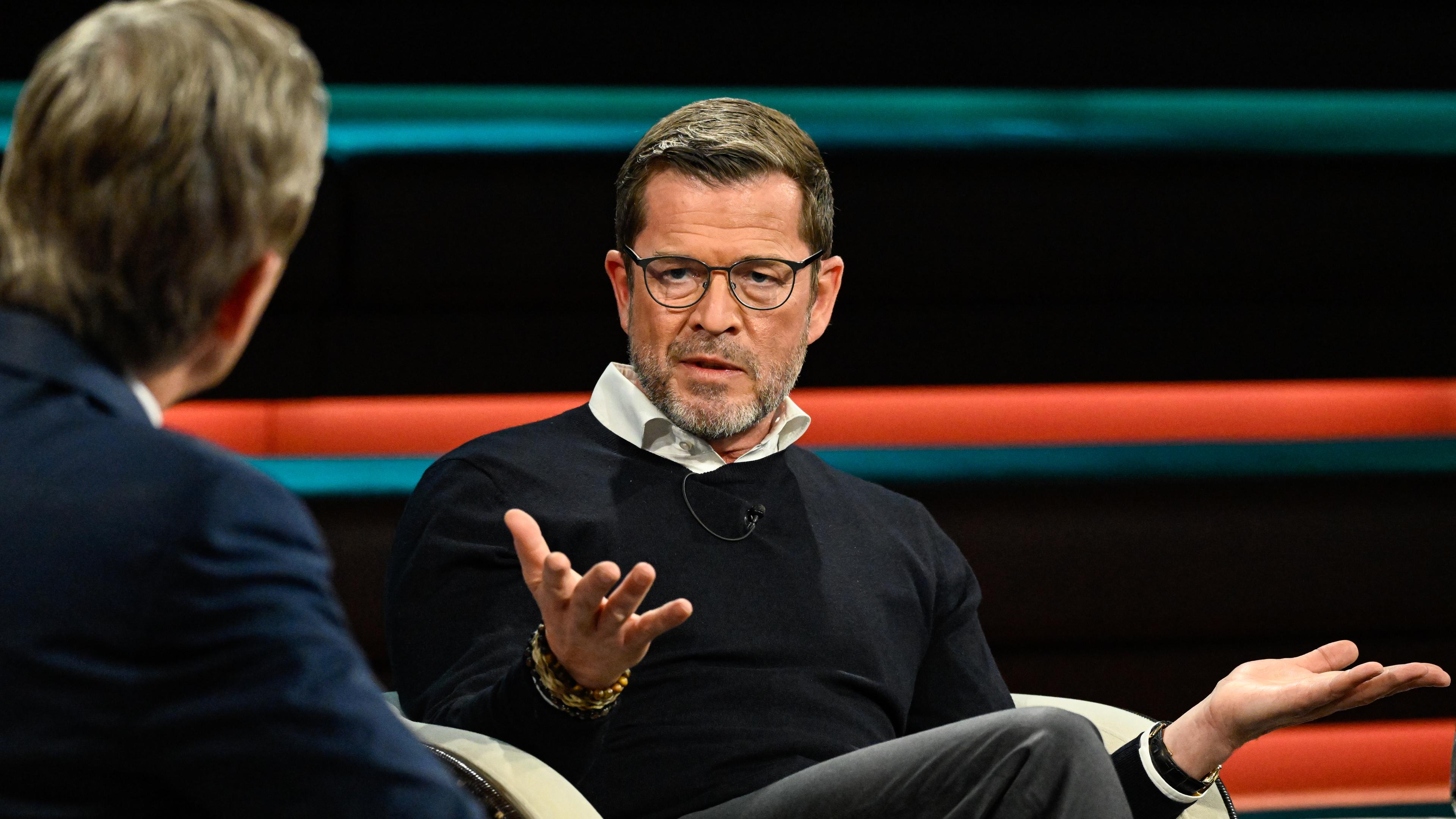 Der ehemalige Bundesverteidigungsminister Karl-Theodor zu Guttenberg (CSU) spricht in der Sendung "Markus Lanz" vom 17. April 2025.