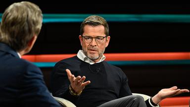 Der ehemalige Bundesverteidigungsminister Karl-Theodor zu Guttenberg (CSU) spricht in der Sendung "Markus Lanz" vom 17. April 2025.