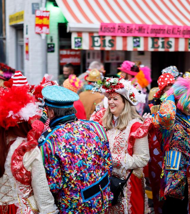 In Koeln hat unter grossen Sicherheitsvorkehrungen der Koelner Karneval 2025 begonnen.