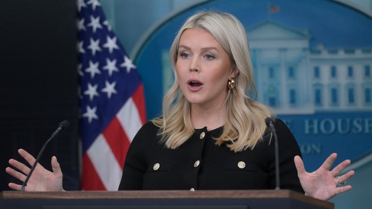 White-House-Sprecherin Karoline Leavitt spricht bei einer Pressekonferenz im Brady Press Briefing Room des Weißen Hauses in Washington, D.C.