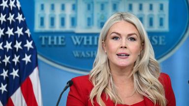 Karoline Leavitt bei einem Presse-Briefing im Weißen Haus