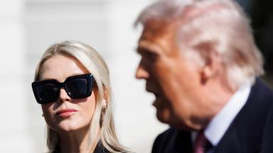 Karoline Leavitt mit US-Präsident Donald Trump