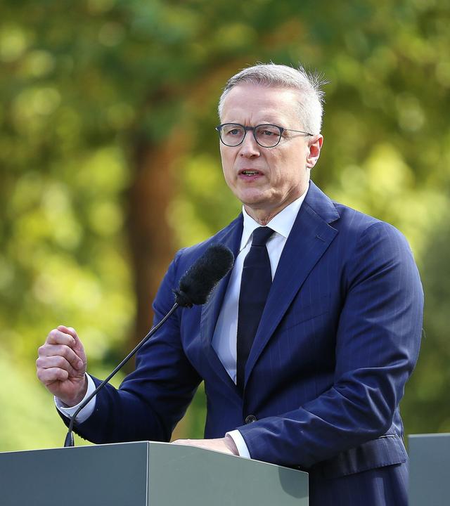 Bundesminister für Digitales und Staatsmodernisierung Karsten Wildberger (CDU) spricht bei einer Pressekonferenz.