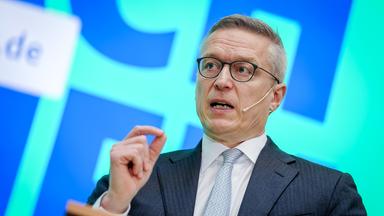 Digitale Abhängigkeit: "Risiko haben wir immer"