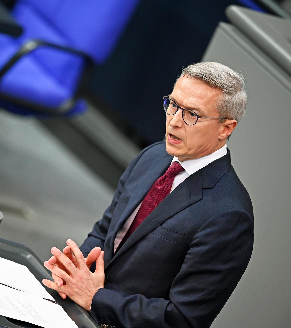 Bundesminister für Digitalisierung und Staatsmodernisierung, spricht im Bundestag.
