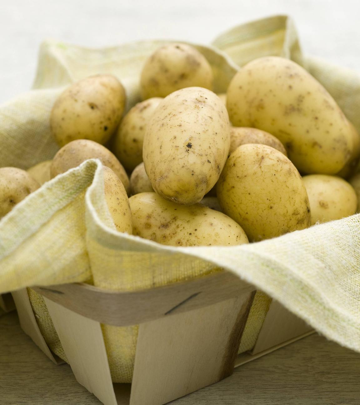 Kiste mit Kartoffeln