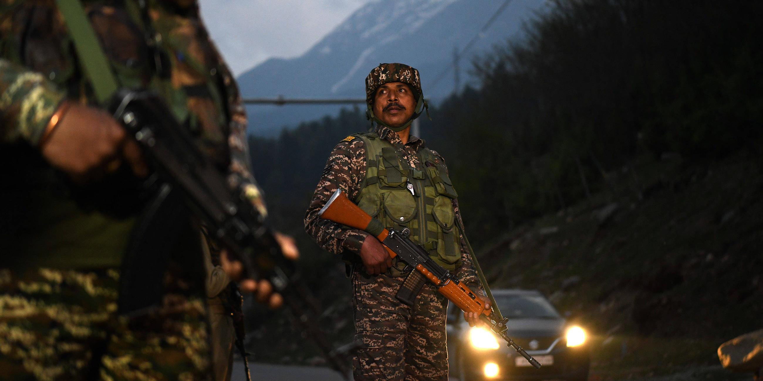 Many Tourists Dead In Militant Attack In Kashmir