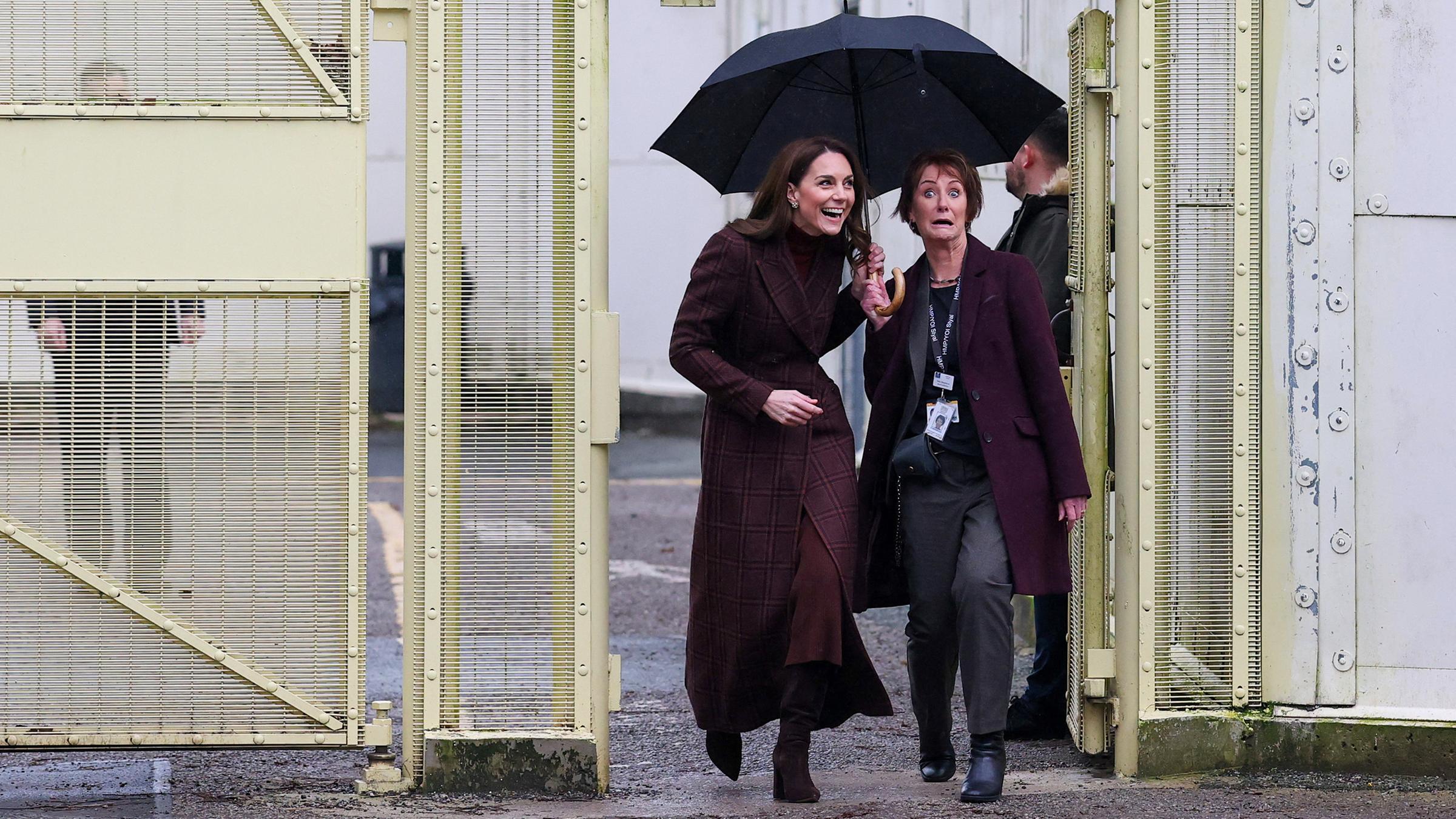 Prinzessin Kate besucht eine Mutter-Baby-Einheit einer Stafanstalt in der Nähe von Manchester.