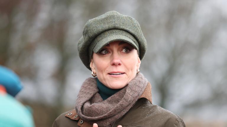 Britische Royals verfolgen ihre Pflichten