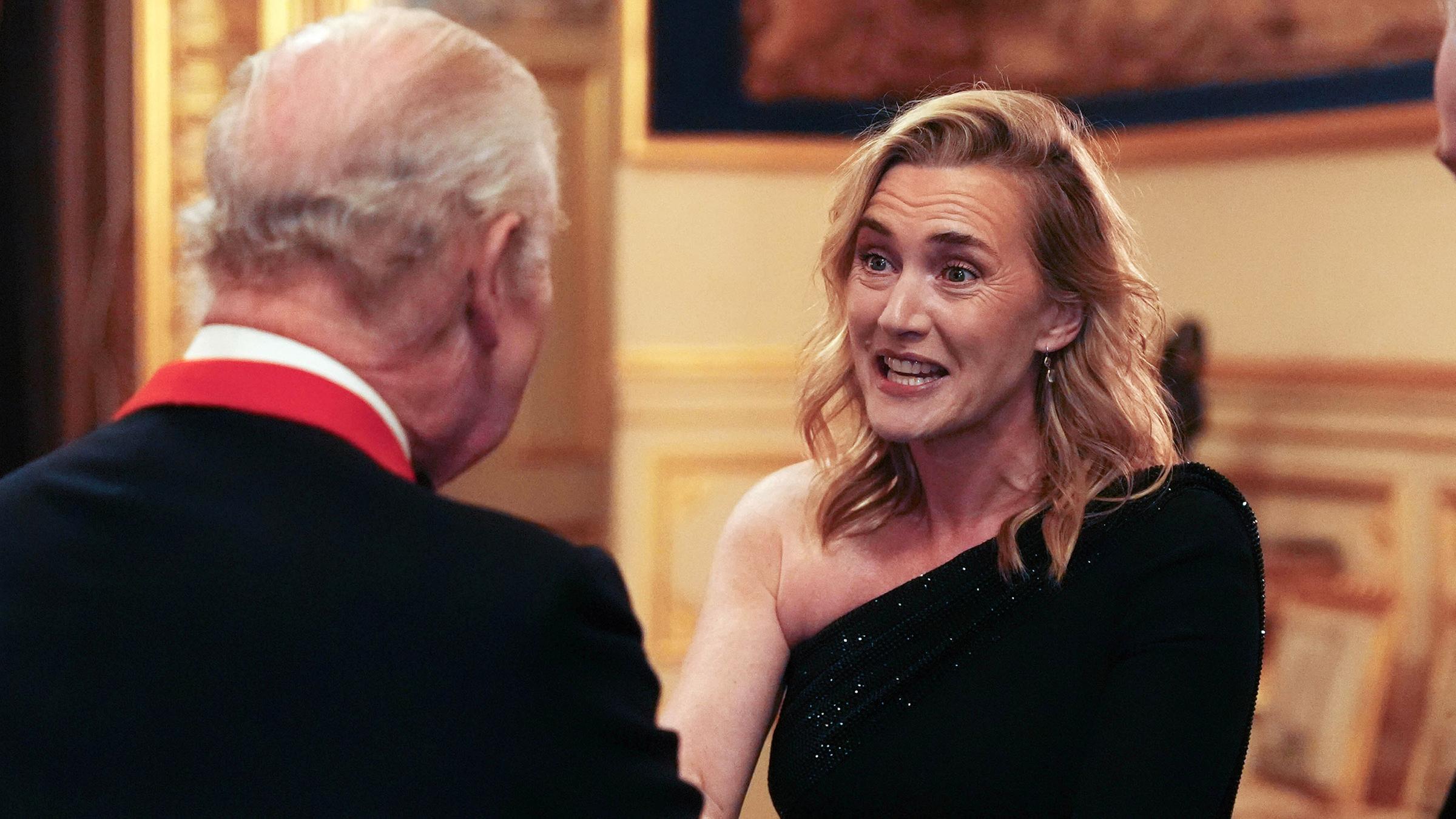 Kate Winslet begrüßt König Charles bei der Vorstellung seiner Naturdoku im Schloss Windsor.