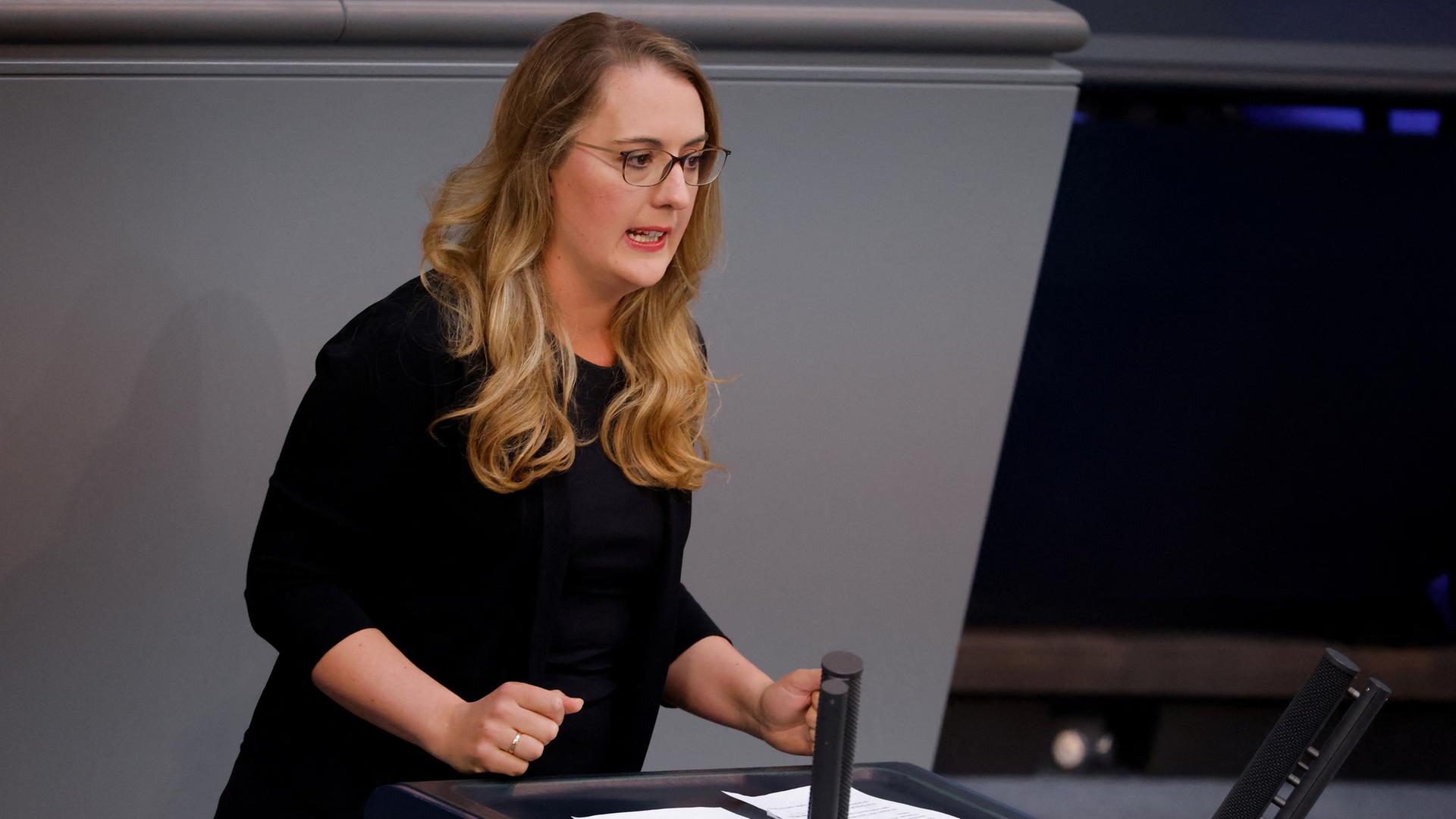 Katharina Dröge spricht im Bundestag